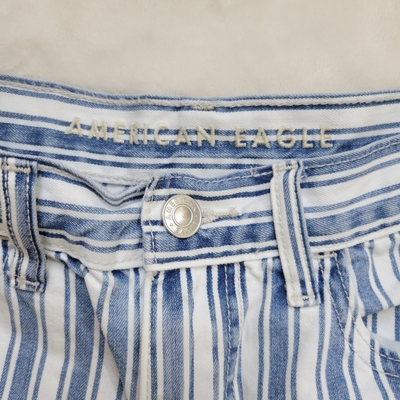 American Eagle High Waist Blue Stripe Mom Shorts size 6 - Picture 3 of 9